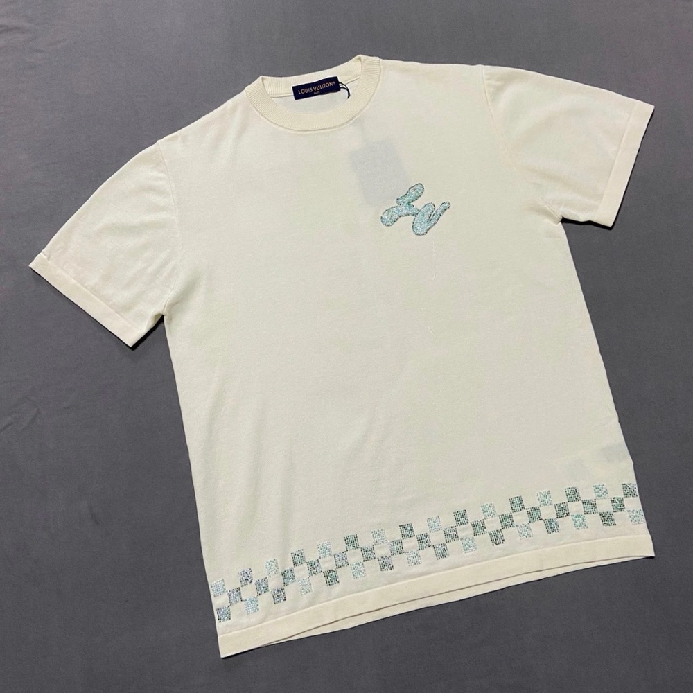 LOUIS VUITTON EMBELLISHED S/SLEEVED CREWNECK T-SHIRT, Ref. 1AHVO8